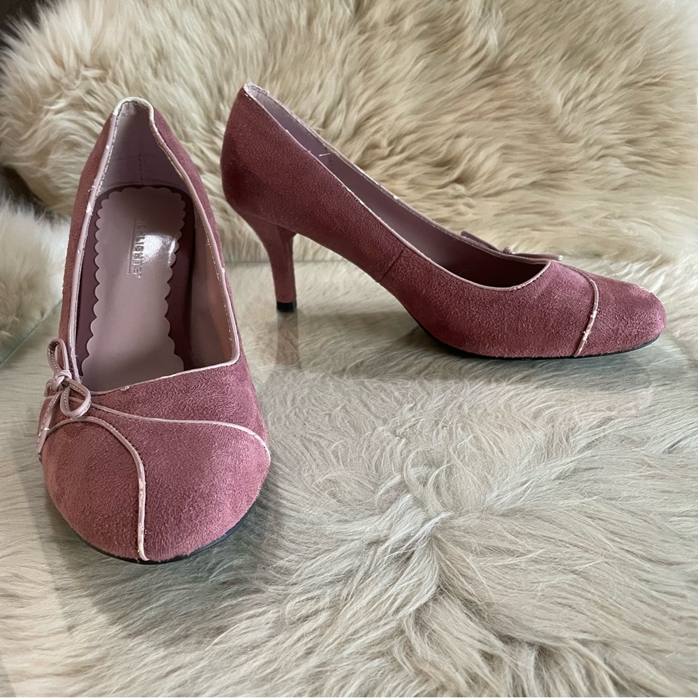 Adorable Pink Heels with Bow accent